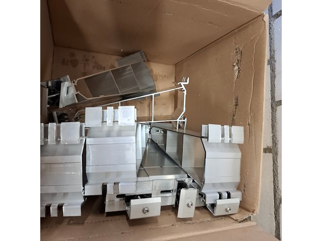 5x pallet met divers zonnepaneel montagemateriaal - afbeelding 5 van  44