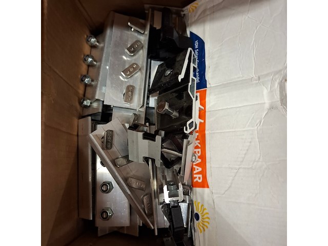 5x pallet met divers zonnepaneel montagemateriaal - afbeelding 31 van  44