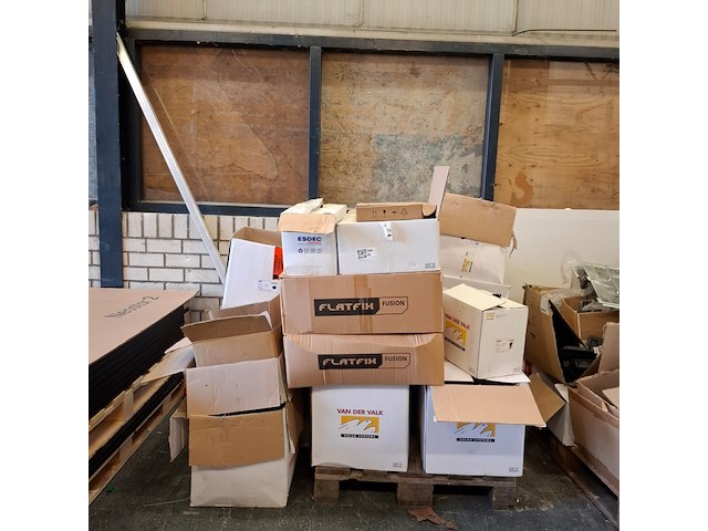 5x pallet met divers zonnepaneel montagemateriaal - afbeelding 23 van  44