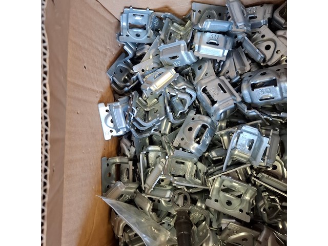 5x pallet met divers zonnepaneel montagemateriaal - afbeelding 40 van  44