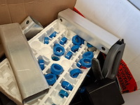 5x pallet met divers zonnepaneel montagemateriaal - afbeelding 41 van  44