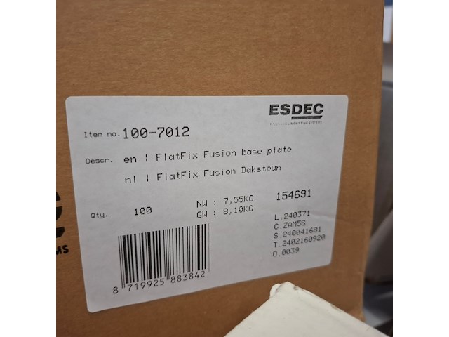5x pallet met divers zonnepaneel montagemateriaal - afbeelding 43 van  44