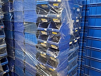 5x pallet met magazijnbakken - afbeelding 4 van  4