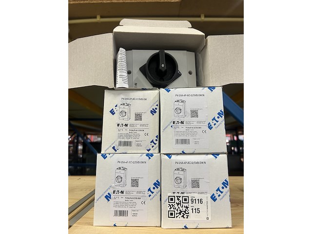 5x pv werkschakelaar, eaton, pv-20a-2p-ac-i1/svb-sw - afbeelding 1 van  3