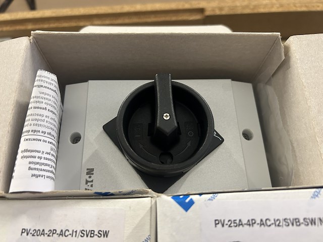5x pv werkschakelaar, eaton, pv-20a-2p-ac-i1/svb-sw - afbeelding 2 van  3