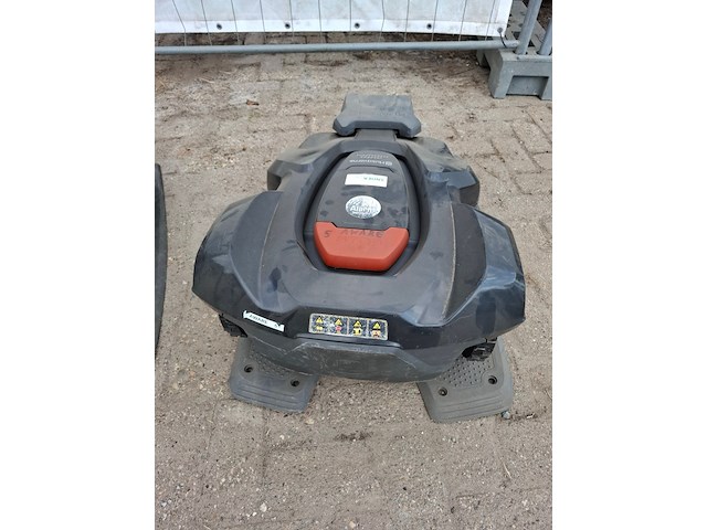 5x robotmaaier husqvarna, bouwjaar 2015/18 - afbeelding 13 van  17