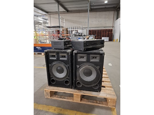 5x speaker met 2x versterker o.a. sony - afbeelding 1 van  6