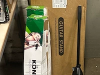 5x statieven voor muziekinstrumenten en audio-apparatuur, w.o. könig & meyer