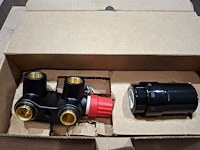 5x thermostaat voor designradiator vasco, haaks, mat zwart - afbeelding 4 van  5