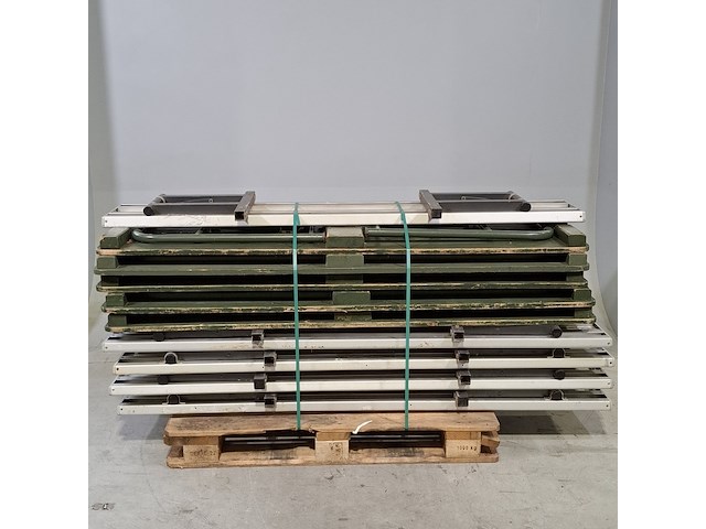 5x veldtafel en 10x bank - afbeelding 1 van  12