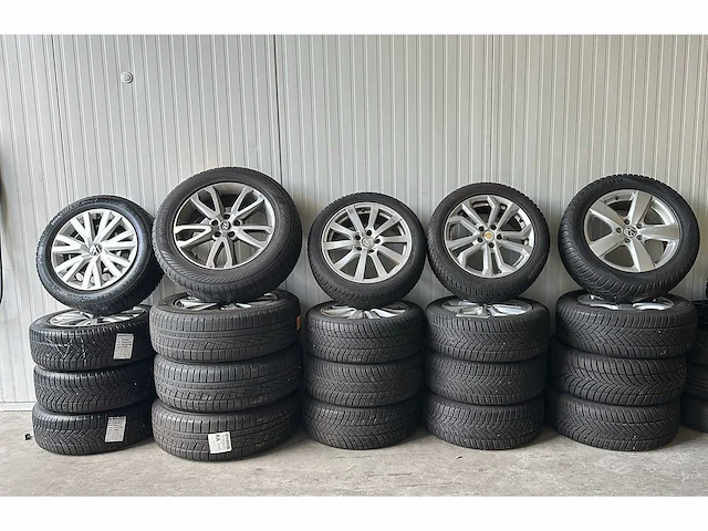 5x velgenset met winterbanden - vw - volvo - skoda - hyundai - afbeelding 1 van  1