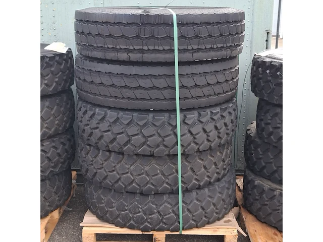 5x vrachtwagenband, michelin, o.a. x works - afbeelding 1 van  6
