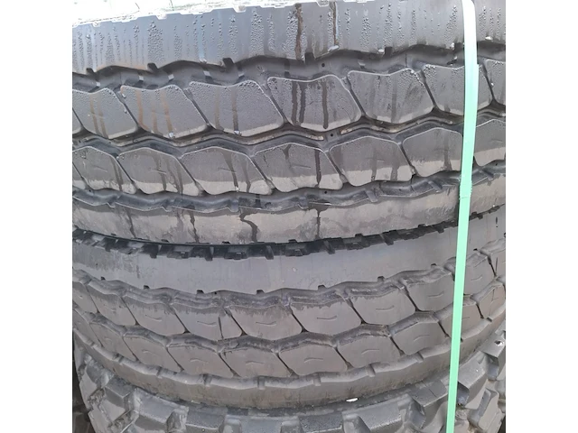 5x vrachtwagenband, michelin, o.a. x works - afbeelding 5 van  6