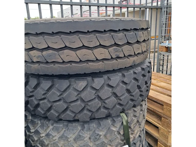 5x vrachtwagenband, michelin, o.a xzl - afbeelding 5 van  6