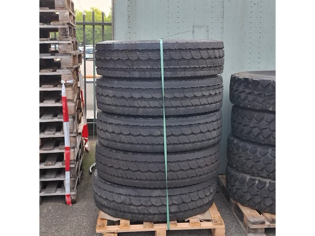 5x vrachtwagenband, michelin, xworks - afbeelding 1 van  5