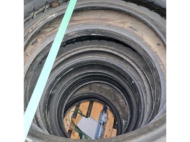 5x vrachtwagenband, michelin, xzy - afbeelding 4 van  6