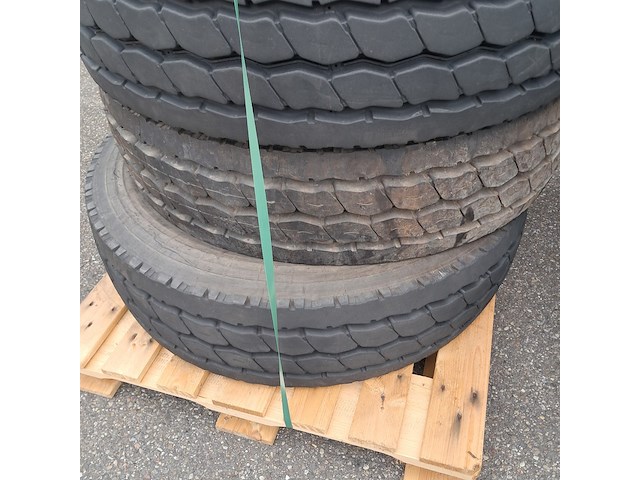 5x vrachtwagenband, michelin, xzy - afbeelding 5 van  6