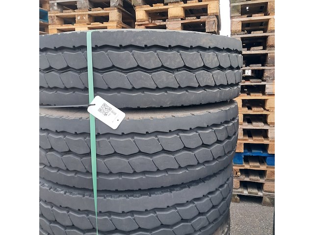 5x vrachtwagenband, michelin, xzy - afbeelding 6 van  6
