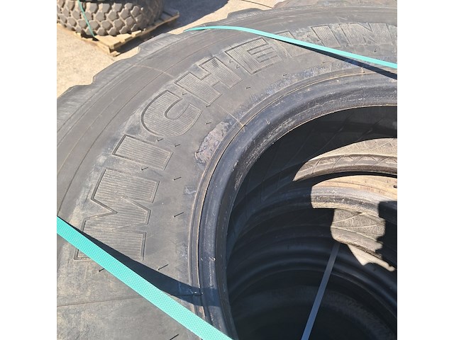 5x vrachtwagenband, michelin - afbeelding 4 van  8