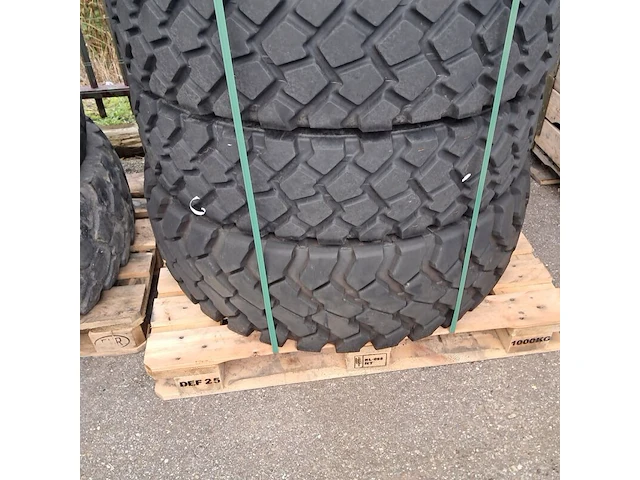 5x vrachtwagenband, o.a michelin, o.a xzl - afbeelding 7 van  7