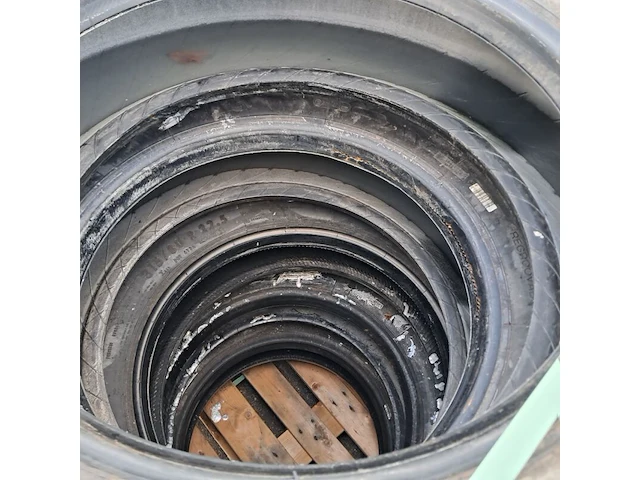 5x vrachtwagenband, o.a michelin, o.a xzl - afbeelding 3 van  6