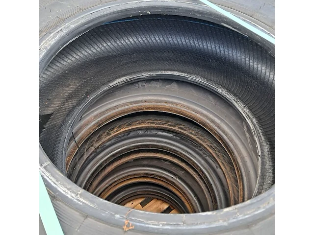 5x vrachtwagenband, o.a michelin, o.a xzl - afbeelding 4 van  6