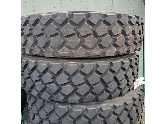 5x vrachtwagenband, o.a michelin, o.a xzl - afbeelding 5 van  6