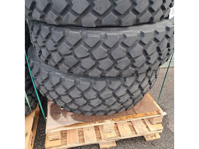 5x vrachtwagenband, o.a michelin, o.a xzl - afbeelding 6 van  6