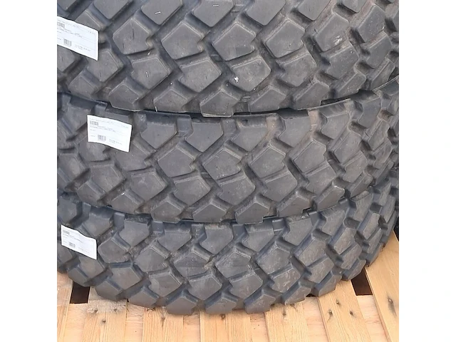 5x vrachtwagenband, o.a michelin, o.a xzl - afbeelding 6 van  6