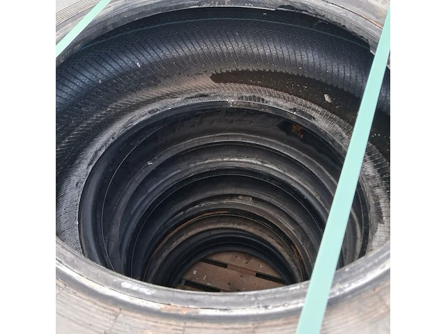 5x vrachtwagenband, o.a michelin - afbeelding 4 van  6