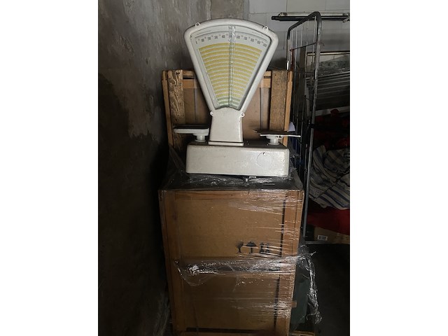 5x weegschaal in kist, origineel uit de ddr-tijd - afbeelding 1 van  7