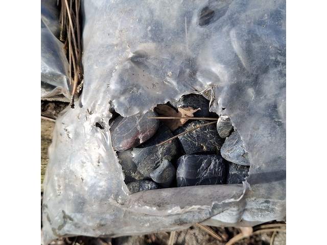 5x zak natuursteen a 20 kg - afbeelding 2 van  4