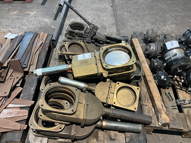 6” + 8” messing schuif afsluiters - afbeelding 1 van  5