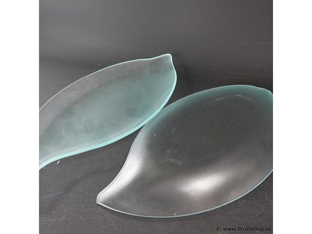 6 bladvormige glazen schalen - afbeelding 4 van  5