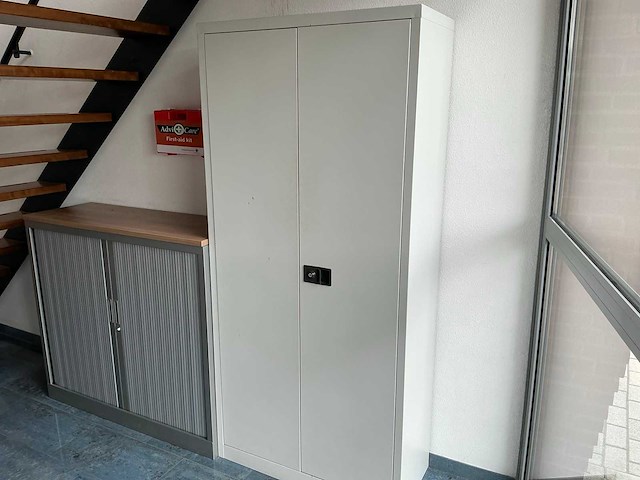 6 deuren lockerkast met 2 dossierkasten - afbeelding 7 van  20