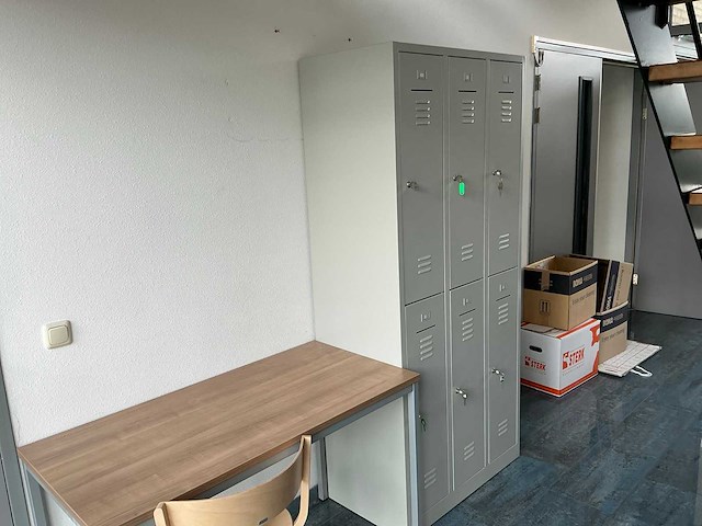 6 deuren lockerkast met 2 dossierkasten - afbeelding 1 van  20