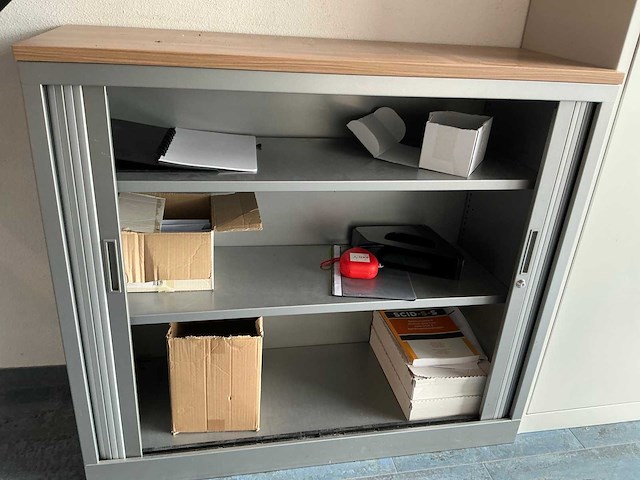 6 deuren lockerkast met 2 dossierkasten - afbeelding 13 van  20