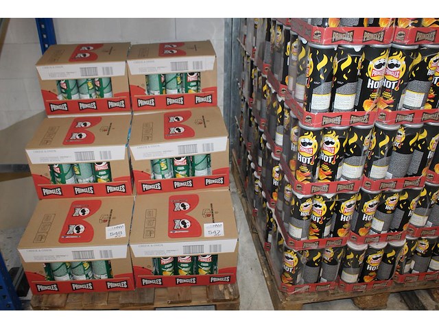 6 dozen pringles cheese & onion. 114 bussen. - afbeelding 1 van  3
