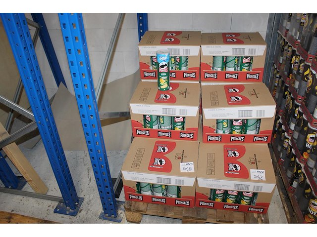 6 dozen pringles cheese & onion. 114 bussen. - afbeelding 1 van  3
