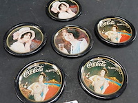 6 gelithografeerde coca-cola metalen onderzetters - afbeelding 1 van  5