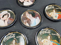 6 gelithografeerde coca-cola metalen onderzetters - afbeelding 3 van  5