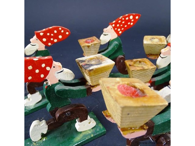 6 houten kabouters als kandelaar - afbeelding 5 van  5