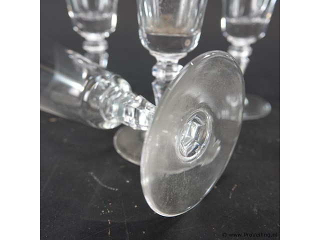 6 kristallen champagneflutes met facetgeslepen panelen - afbeelding 5 van  5