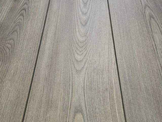 6 m2 laminaat plank - 1380 x 193 x 8 mm - afbeelding 1 van  3