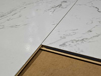 6 m2 laminaat tegel - 610 x 610 x 8 mm - afbeelding 2 van  3