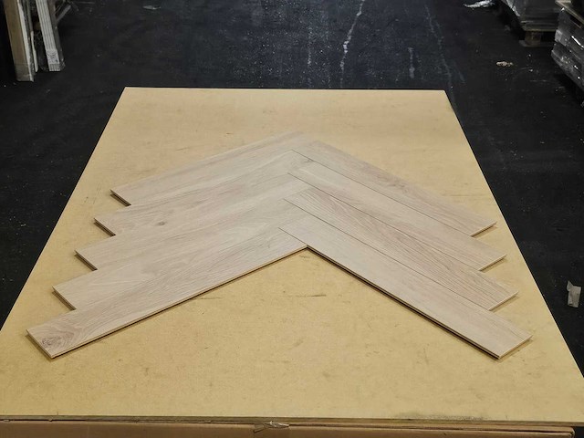 6 m2 laminaat visgraat - 504 x 84 x 8 mm - afbeelding 2 van  2