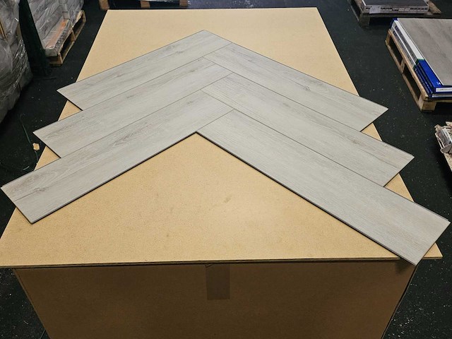 6 m2 pvc spc click visgraat - 610 x 150 x 6 mm - afbeelding 3 van  3