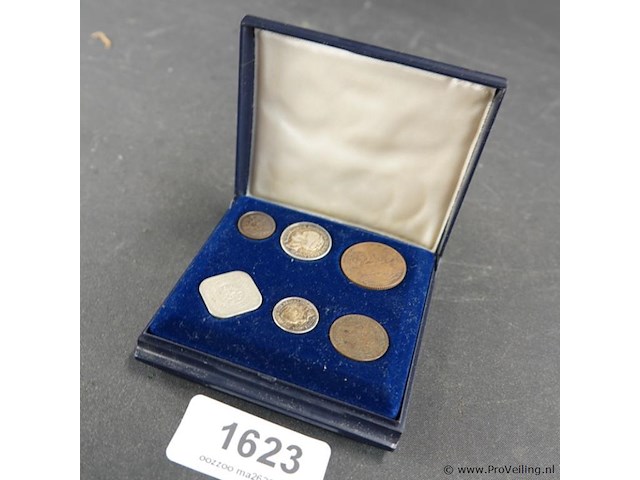 6 oude munten in originele cassette - afbeelding 1 van  5