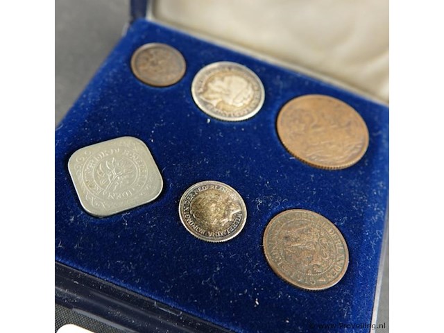 6 oude munten in originele cassette - afbeelding 2 van  5