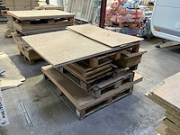 6 pallets met stukken spaanplaat - afbeelding 6 van  6